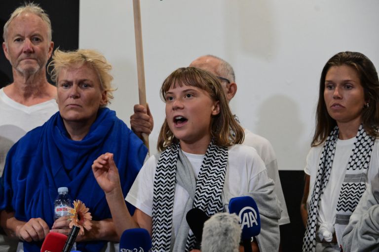 ΒΟΜΒΑ ΣΤΗ ΒΕΝΕΤΙΑ: Γκρέτα Τούνμπεργκ «βάφει» πράσινο το Κανάλι – Απαγόρευση 48 ωρών και πρόστιμο 150€!