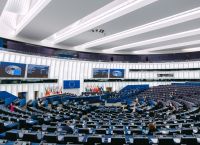 Μείωση εκπομπών κατά 90% έως το 2040: Η Ευρωβουλή ψηφίζει στόχο – Αποφεύχθηκε «εξέγερση» του ΕΛΚ