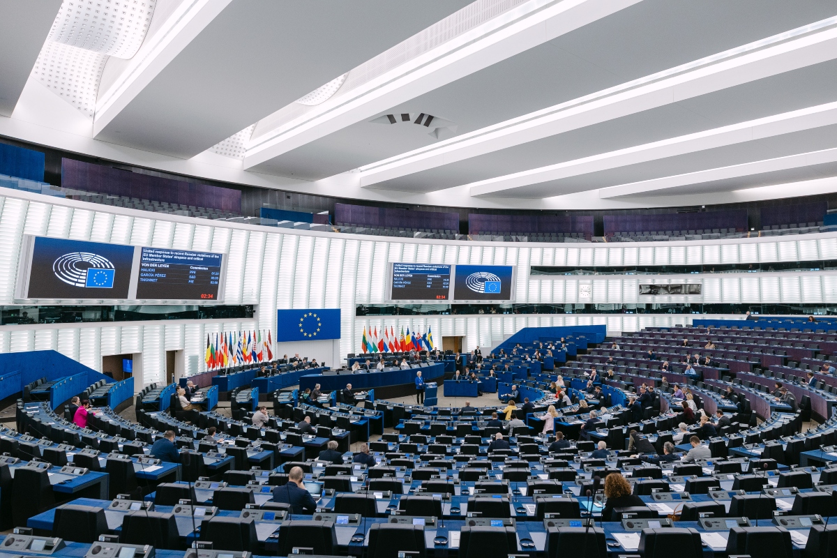 Μείωση εκπομπών κατά 90% έως το 2040: Η Ευρωβουλή ψηφίζει στόχο – Αποφεύχθηκε «εξέγερση» του ΕΛΚ