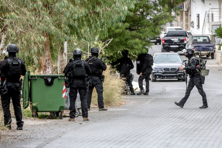 Βορίζια Ηρακλείου: 3 νεκροί από βεντέτα,15 τραυματίες–Έπεσαν πάνω από 2.000 σφαίρες