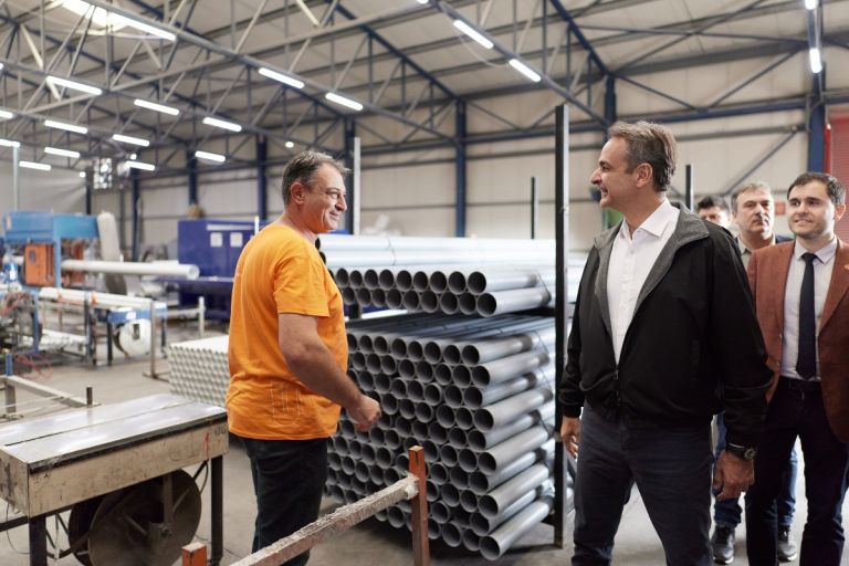 Μητσοτάκης στην Interplast: Η κυβέρνηση «χτυπάει» το επενδυτικό κενό με δισεκατομμύρια και φοροελαφρύνσεις!