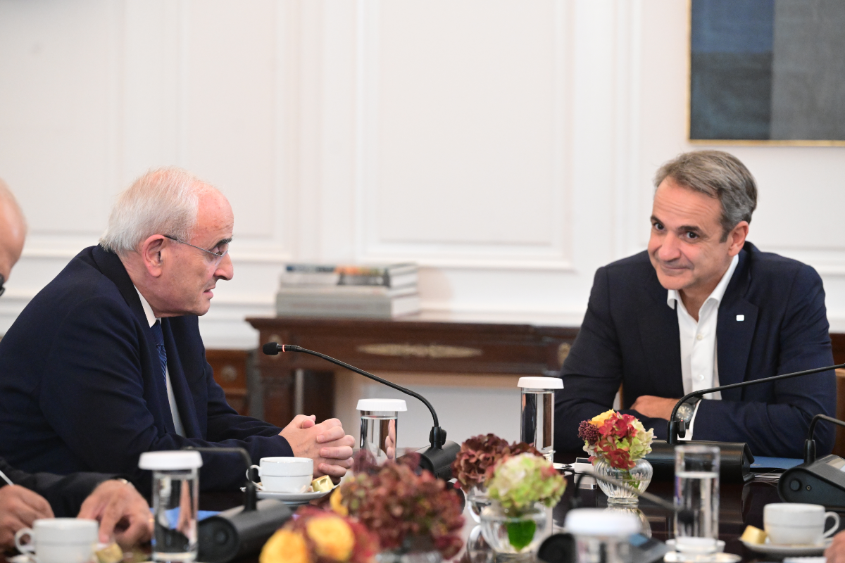 Περιφερειακή σταθερότητα και αμυντική συνεργασία στο επίκεντρο της συνάντησης Μητσοτάκη – Μενάσα