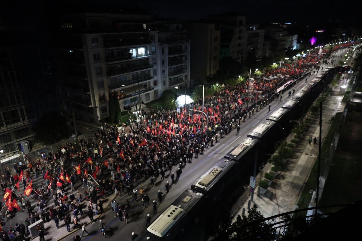 Ολοκληρώθηκε η πορεία για το Πολυτεχνείο στην Αθήνα – Πάνω από 15.000 οι διαδηλωτές