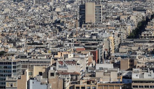Η πιο ακριβή στέγη στην ΕΕ: Ελλάδα ξοδεύει το 36% του εισοδήματος – Στεγαστική κρίση σε πλήρη εξέλιξη