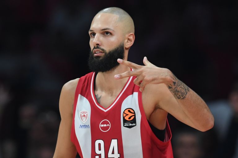 Ολυμπιακός – Παρί 98-86: Ο Φουρνιέ ξεσπάθωσε την παράνοια και έστειλε τους Πειραιώτες στην κορυφή