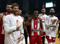 «ΦΕΥΓΕΙ» ΑΠΟ ΟΛΥΜΠΙΑΚΟ; Τούρκοι «βόμβα» – Φενέρ & Εφές «κυνηγούν» τον Αμερικανό!