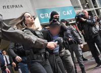 Σαλαμίνα: «Πάρε ό,τι θες και άσε με να ζήσω» – Το ανατριχιαστικό ηχητικό της 75χρονης πριν τη σφαγή της