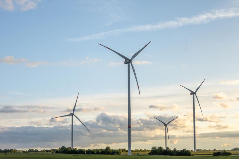 Ιρλανδία: Σάρωσε την αιολική δημοπρασία η Ørsted-ESB – 900MW «πράσινης» ενέργειας με 98,72 €/MWh!