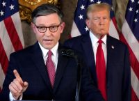 Ο Τραμπ πληρώνει ακριβά το σκάνδαλο Έπσταϊν: η Βουλή πιέζει για πλήρη δημοσιοποίηση των “φακέλων”