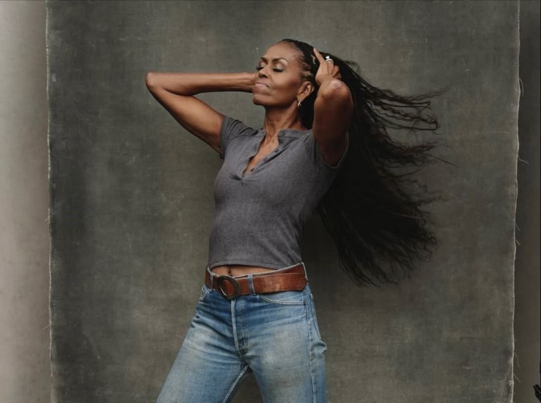 Η πρώην Πρώτη Κυρία ποζάρει για την Annie Leibovitz και η μεταμόρφωσή της γίνεται viral