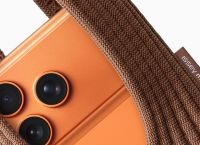 «Τόσα λεφτά για μια κάλτσα;» – Κύμα χλευασμού για το iPhone Pocket της Apple, το νέο αξεσουάρ των 250 ευρώ