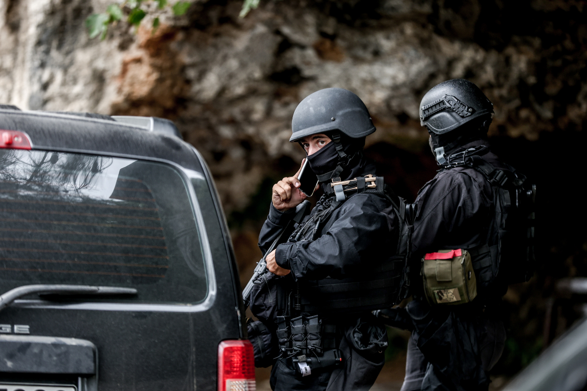 ΒΟΡΙΖΙΑ: Οι παππούδες “έσπασαν” τους τρεις – “Παραδοθείτε, αλλιώς θα σαπίσουν οι δικοί μας στο νοσοκομείο!”»