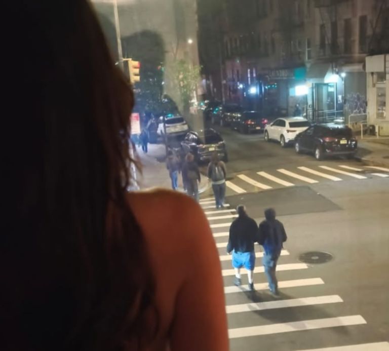 Σύλληψη πασίγνωστης ηθοποιού στη Βουλιαγμένη για μέθη,υπερβολική ταχύτητα,οδήγηση χωρίς δίπλωμα και πινακίδες