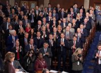 Ρεπουμπλικανική πρόταση βρίσκει στήριξη Δημοκρατικών – Ορατή η έξοδος από το αδιέξοδο