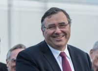 TotalEnergies: Η Ευρώπη «παγιδευμένη» με ρωσικό LNG μέχρι το 2027 – «Αλλιώς, οι τιμές θα εκτοξευτούν»