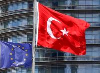 «Καταπέλτης» η Κομισιόν για την Τουρκία: Αμφισβητεί τα ελληνικά κυριαρχικά δικαιώματα
