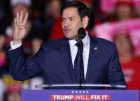 Ιστορική Τριμερής στην Ουάσινγκτον: Ρούμπιο, Φιντάν και αλ-Σαϊμπάνι Σφραγίζουν Συμμαχία για Συρία