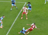 ΒΟΜΒΑ ΚΕΔ: «Κανένα πέναλτι στον Ολυμπιακό, ο παίκτης βουτάει μόνος του!»