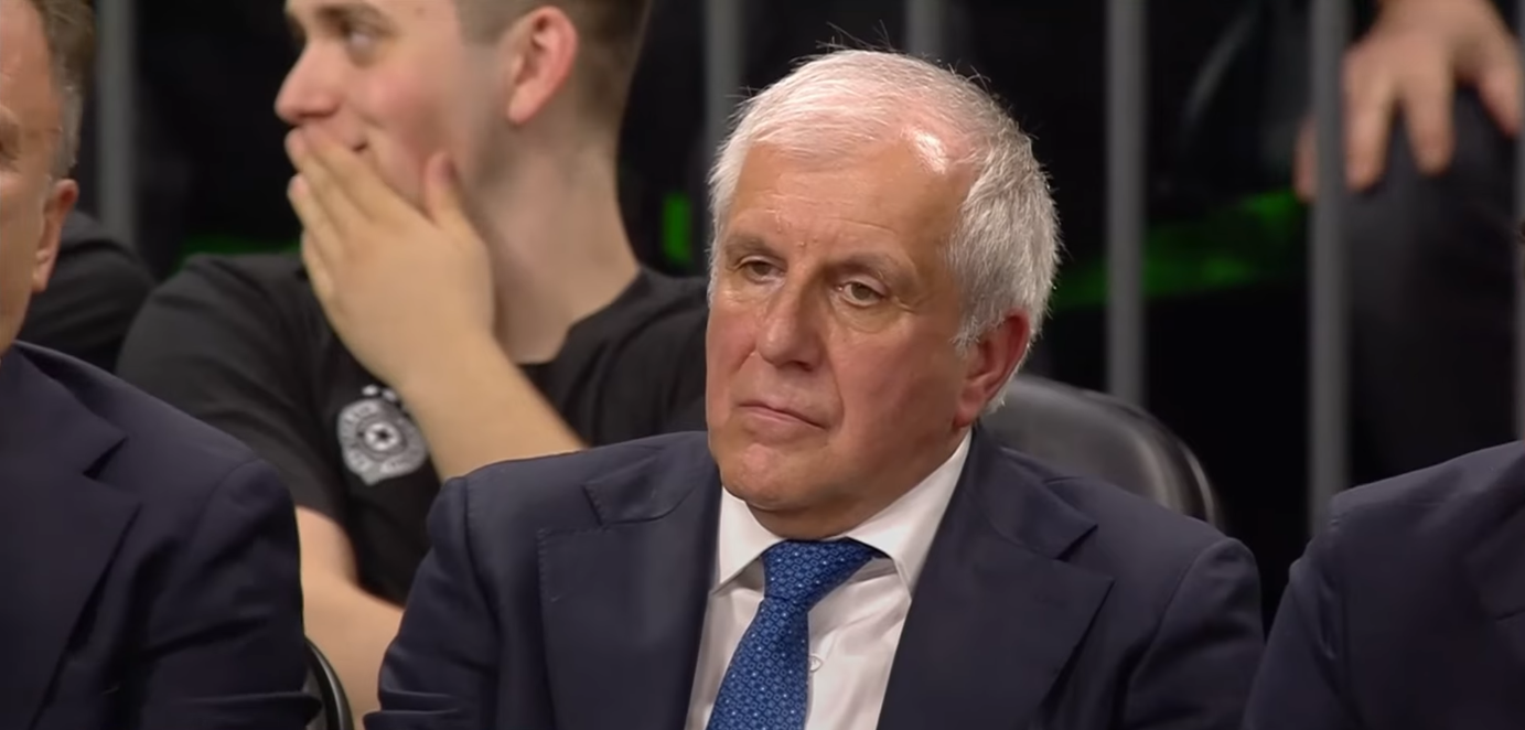 ΟΜΠΡΑΝΤΟΒΙΤΣ «ΠΑΓΩΜΕΝΟΣ»: Το viral βίντεο με το κενό βλέμμα [vid]