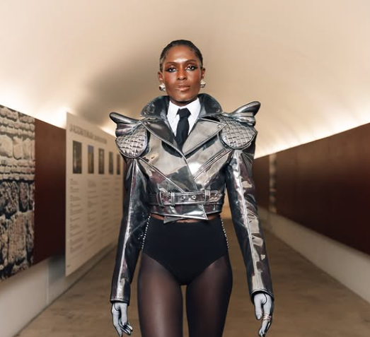 Τζόσουα Τζάκσον: “Θέλω άντρα που να μην ζηλεύει την επιτυχία μου και να είναι… φωτιά στο κρεβάτι!”»