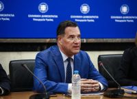 Με πρωτοβουλία Άδωνι: Κινητές Ομάδες Υγείας πανελλαδικά για ασφαλισμένους και ανασφάλιστους