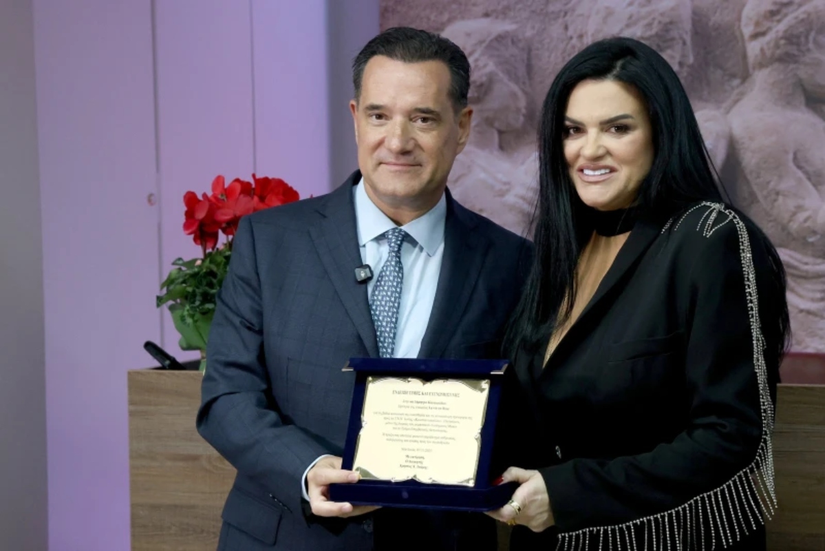 Λάμψη ανθρωπιάς από τη Δήμητρα Κατσαφάδου: Δώρισε ρομποτικό μηχάνημα στο νοσοκομείο «Αγία Όλγα»