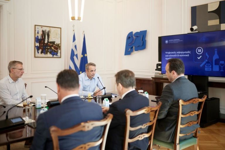 Έρχεται ψηφιακή «σκούπα» στα μαγαζιά: Τέλος το αλκοόλ και τα τσιγάρα στους ανήλικους