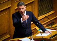 Ψήφος Αποδήμων: Το ΠΑΣΟΚ Απειλεί «Κόκκινες Γραμμές» και Αποκαλύπτει Κενά Κυβερνητικής Στρατηγικής