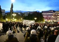 Σε εξέλιξη η μεγάλη πορεία για το Πολυτεχνείο – 11 συλλήψεις και 43 προσαγωγές