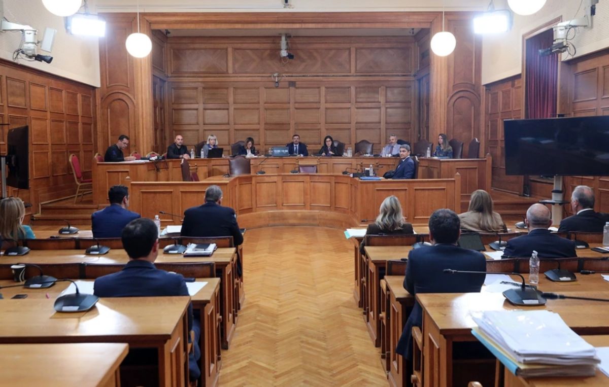 Ο «Φραπές» Ξυλούρης αποφεύγει την Εξεταστική – Υπόμνημα, σιωπή και απαντήσεις για 2,5 εκατ. ευρώ