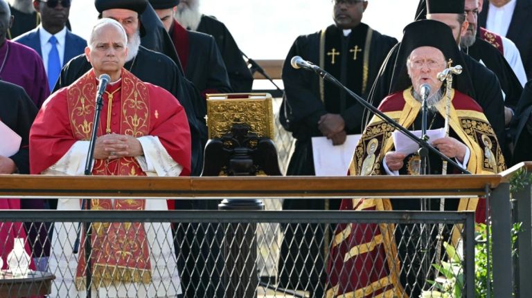 Ιστορική συμπροσευχή Πάπα και Οικουμενικού Πατριάρχη στη Νίκαια για τα 1700 χρόνια από τη Σύνοδο