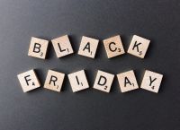 Ρεκόρ online πωλήσεων στη Black Friday των ΗΠΑ – Στα 11,8 δισ. δολάρια οι δαπάνες, παρά την ακρίβεια