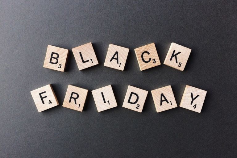 Ρεκόρ online πωλήσεων στη Black Friday των ΗΠΑ – Στα 11,8 δισ. δολάρια οι δαπάνες, παρά την ακρίβεια