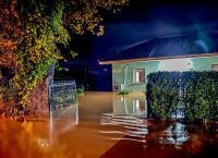 Κακοκαιρία σαρώνει τη Δυτική Ελλάδα: Πλημμύρες, κατολισθήσεις, αποκλεισμένα χωριά και απεγκλωβισμοί