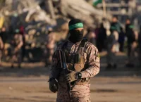 ΚΡΙΣΗ ΣΤΗ ΓΑΖΑ: Χαμάς στο Κάιρο κατηγορεί Ισραήλ για «βόμβες-παραβιάσεις»