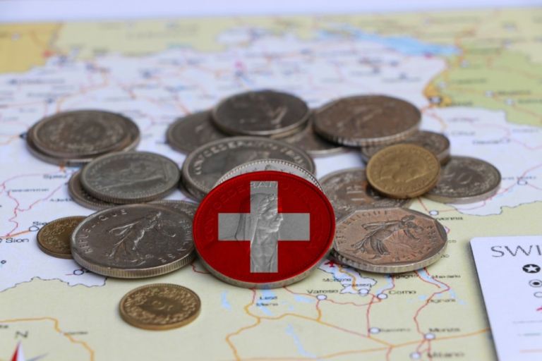 Ρύθμιση για τα δάνεια σε ελβετικό φράγκο: Κούρεμα έως 50% – Ζημιές 750 εκατ. για τις τράπεζες