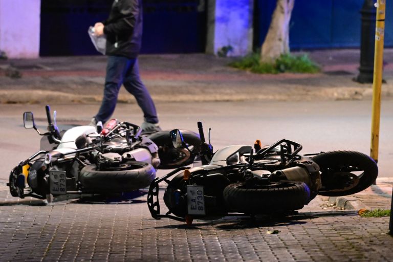 Άγιος Δημήτριος: Επεισόδιο με πυροβολισμούς και παράσυρση – Τρεις αστυνομικοί της ΔΙΑΣ τραυματίες