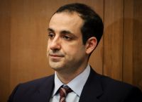 Δημητριάδης: «Η Δημοκρατία δεν γονατίζει από κουκούλες»