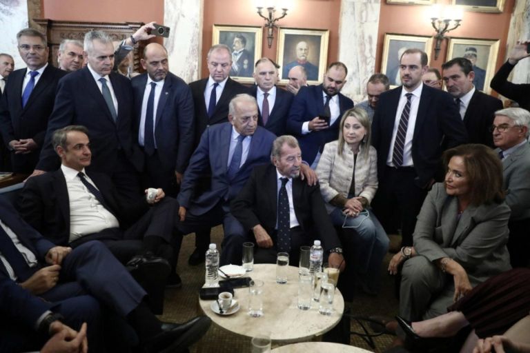 Ο Πρωθυπουργός ξέρει σε ποιούς να στηριχθεί στα δύσκολα – Η στρατηγική Μητσοτάκη μέσα στη ΝΔ