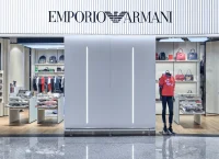 Αλλαγές στον οίκο Armani: Νέο συμβούλιο με «βαριά» ονόματα της μόδας και σχέδιο πώλησης 15%