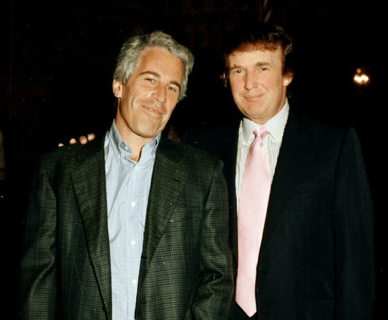 Τραμπ: Η πρώτη αντίδραση μετά τη δημοσιοποίηση των emails του Έπσταϊν που τον εκθέτουν