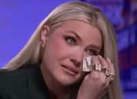 Λύγισε η Ερικα Κερκ για τη δολοφονία του συζύγου της: «Δεν πρόλαβα να του δώσω ένα φιλί»