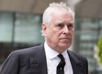 Άντριου Μάουντμπάτεν-Ουίνδσορ: Από Πρίγκιπας Άντριου σε «Κύριος» – Ο Αδελφός του Καρόλου Άντριου Μάουντμπάτεν-Ουίνδσορ: Από Πρίγκιπας Άντριου σε «Κύριος» – Ο Αδελφός του Καρόλου