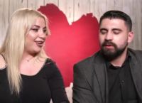Αμήχανο ραντεβού στο First Dates:Στα πρώτα λεπτά μου λέει είμαι ανεξάρτητη,τι να σου πω εγώ τώρα,με μπλοκάκι;