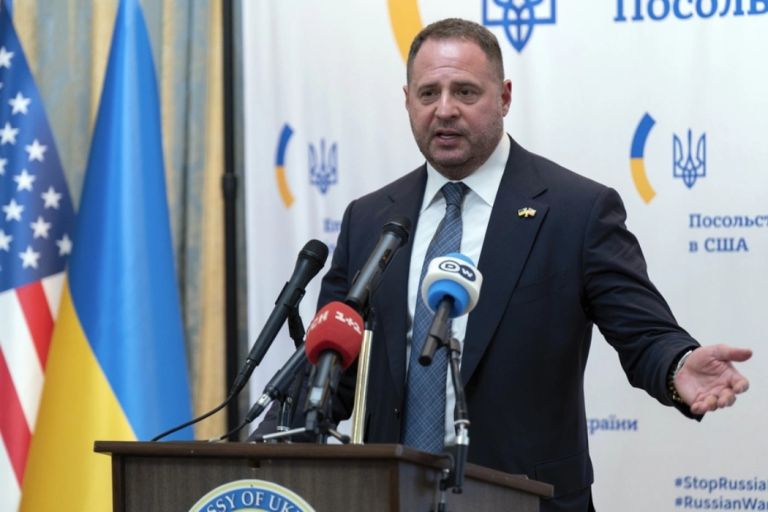 Ουκρανία: Έφοδος των ερευνητών διαφθοράς στον προσωπάρχη του Ζελένσκι, Αντρίι Γέρμακ