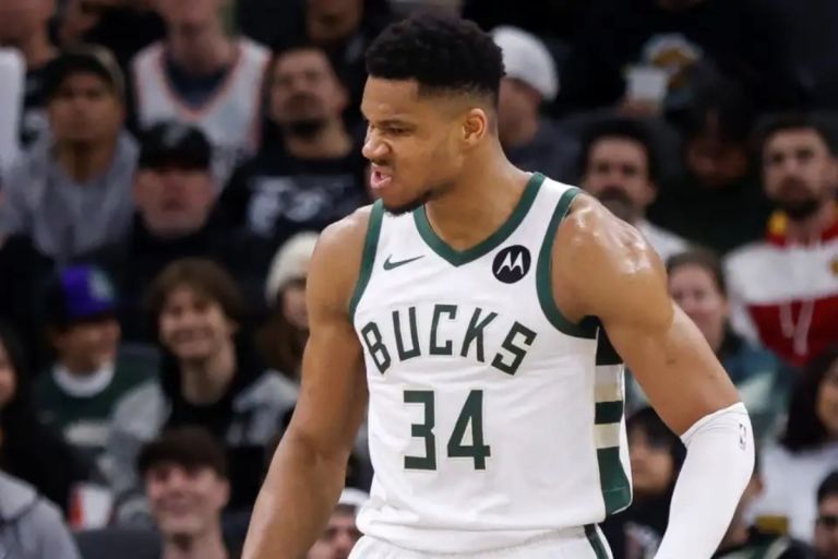 Ο Γιάννης Αντετοκούνμπο “πάγωσε” την Ιντιανάπολις: Το σουτ της καριέρας του στο απόλυτο μηδέν!