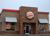 Starbucks και Burger King «Φεύγουν» απ Κίνα – Αμερικανικές μάρκες «παραδίδουν» την αγορά!