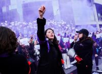 Ιταλία: 75 γυναικοκτονίες το 2025 – Η Μελόνι κατηγορείται ότι «κλείνει τα μάτια» στην έμφυλη βία