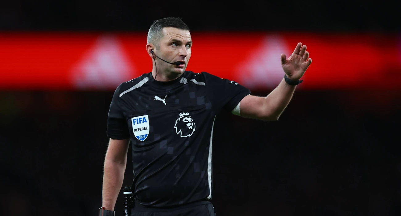 Ο Άγγλος Όλιβερ ο «άρχοντας» του Ολυμπιακού-Ρεάλ–Ποιος είναι ο διαιτητής που «έκαψε» τους Πειραιώτες το 2017;