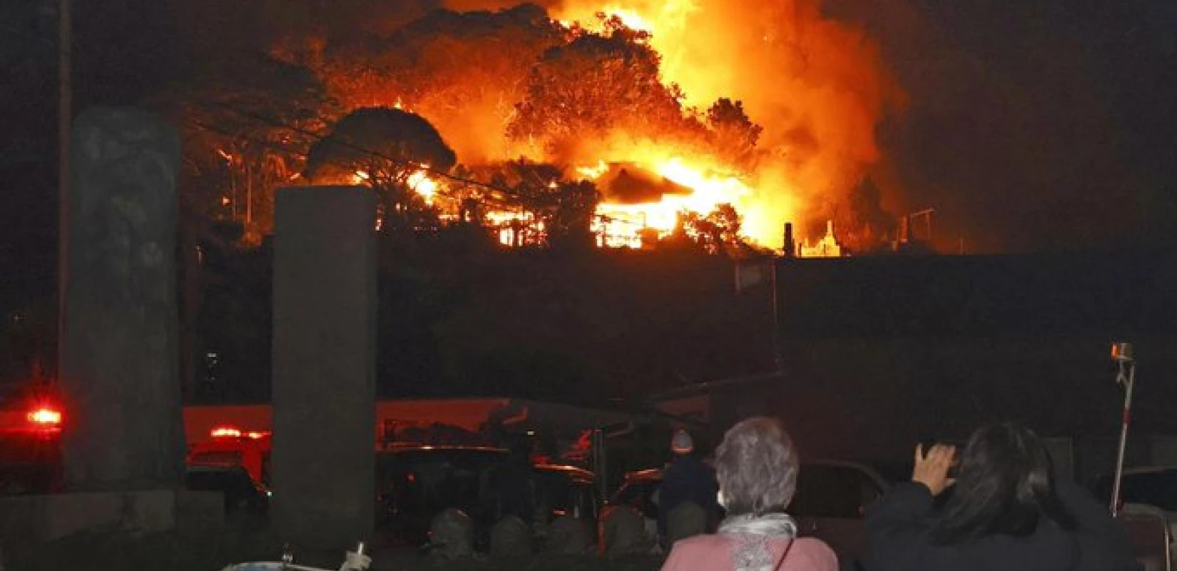 Ιαπωνία: «Τείχος φωτιάς» καταπίνει χωριό – 170+ σπίτια σε στάχτες, 1 αγνοούμενος